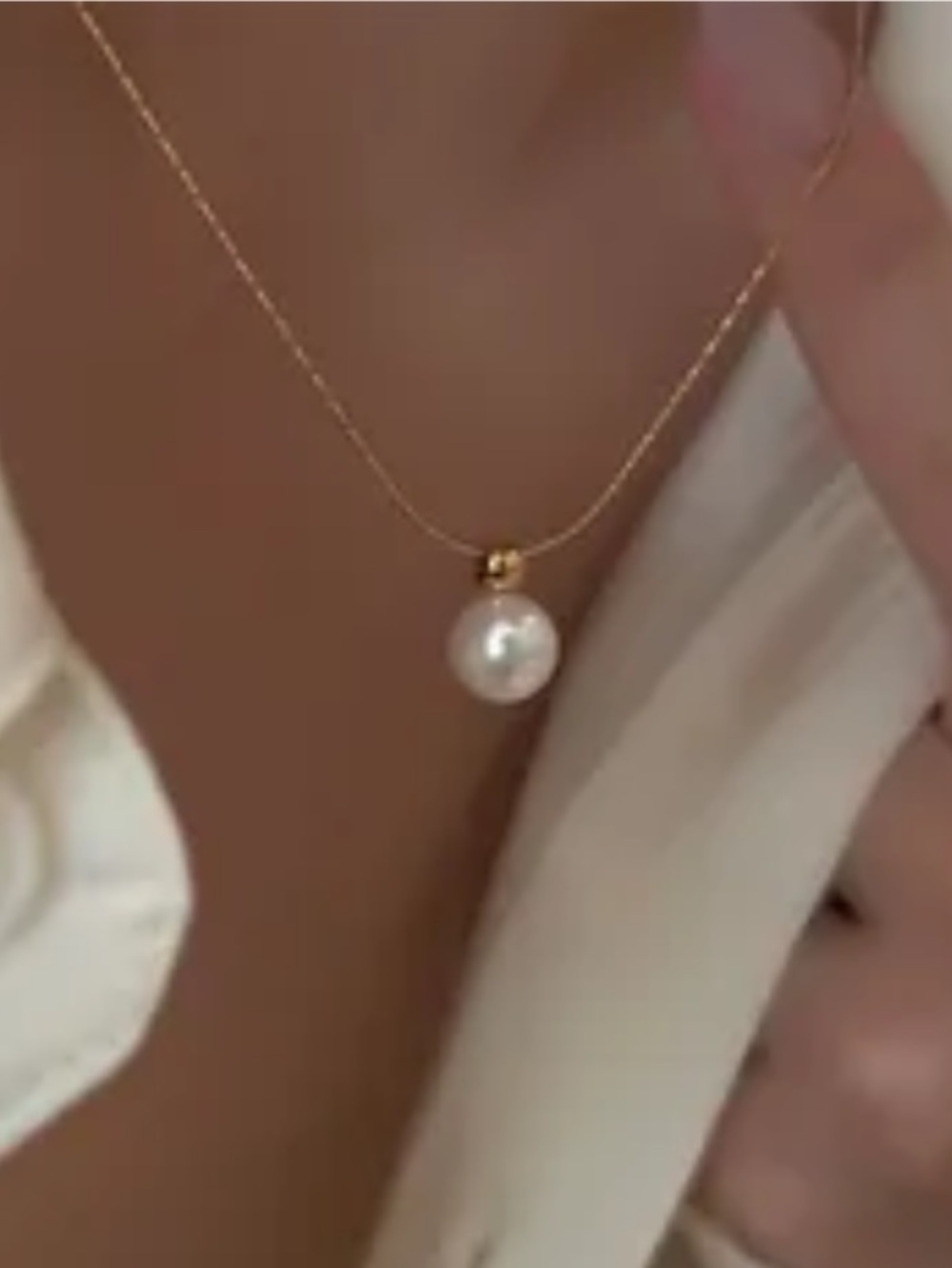 Gold Pearl Pendant Necklace - Elegant Women’s Jewelry